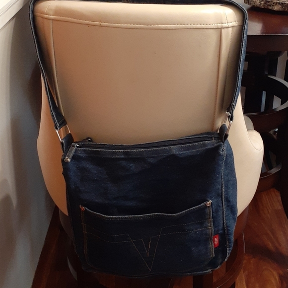 Purse - Picture 1 of 3